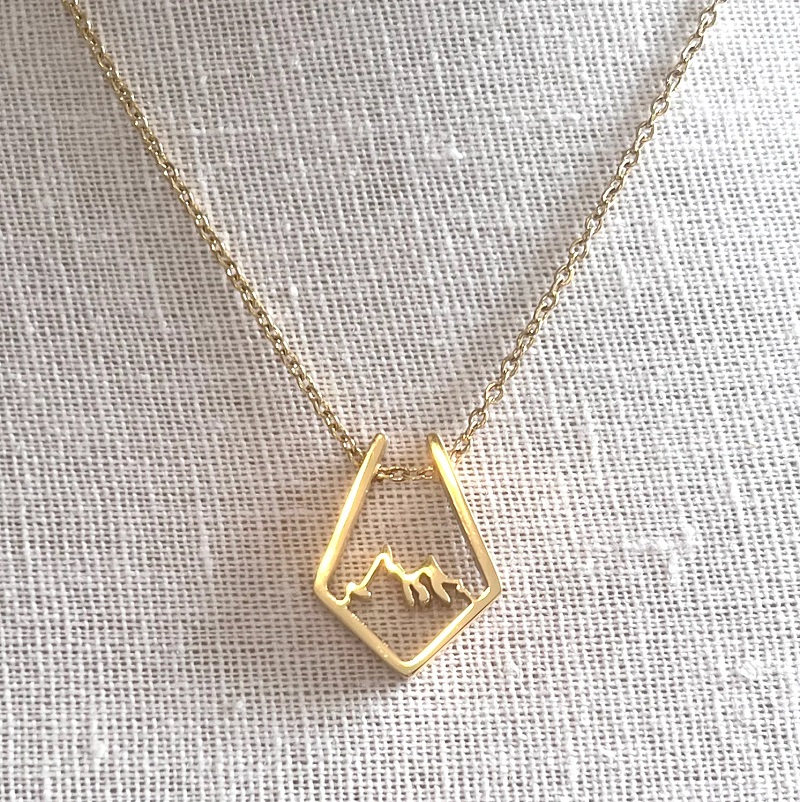 Rhombus Mountain Necklace Gold 
